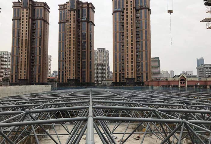 云南螺栓球网架结构